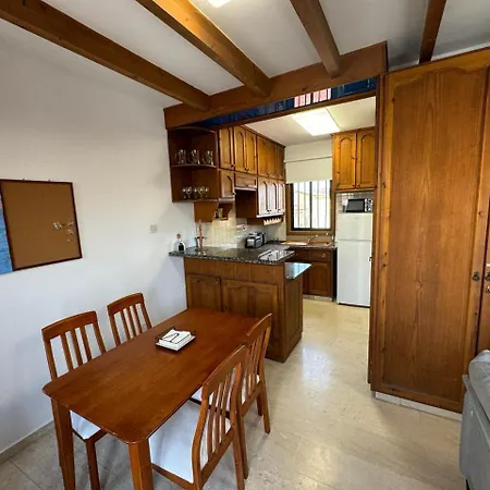 It Can't Be 아파트 라르나카